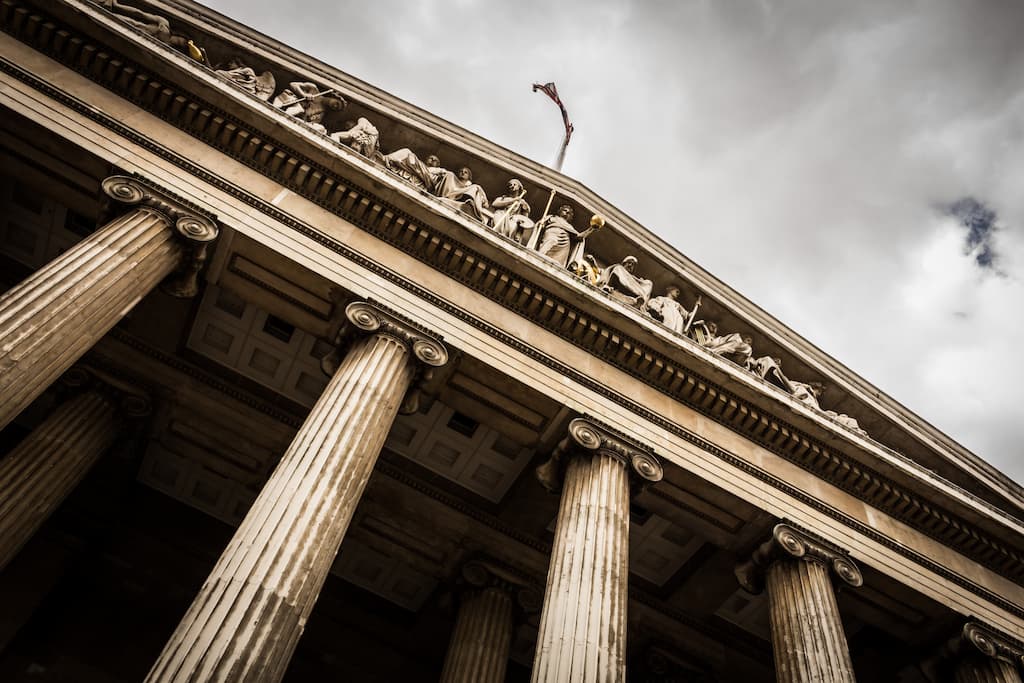 Exterior of Majestic Courthouse with Pillars and Stonemason Carvings in Las Vegas, Nevada - Personal Injury Claims and Lawsuits.